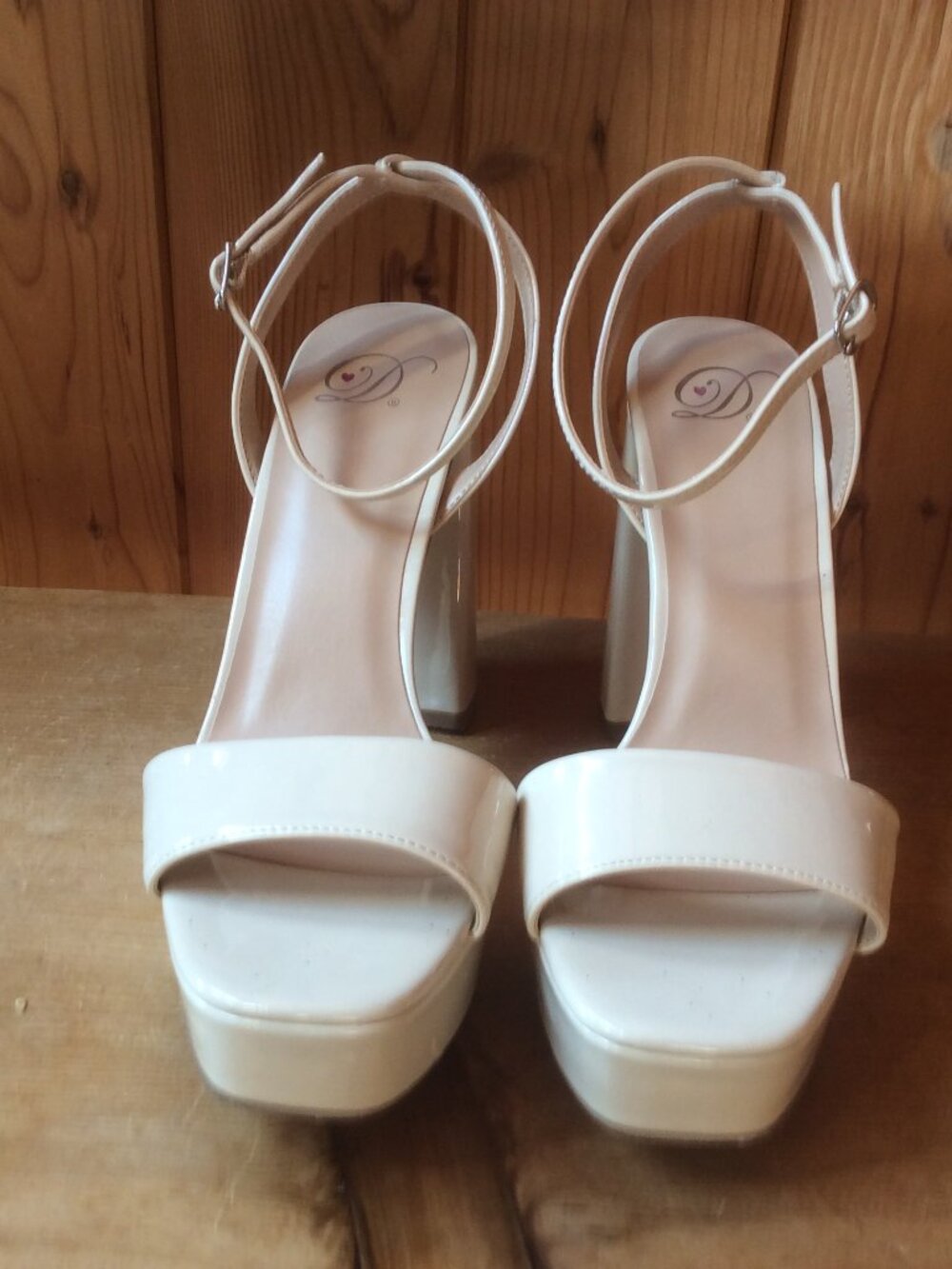 Heart in D Cream Ankle Strap Square Toe Classic Chunky Platform Heels Size 8.5*